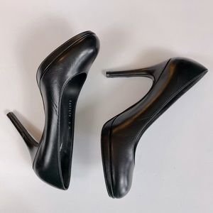 Stuart Weitzman black leather pump heels size 6